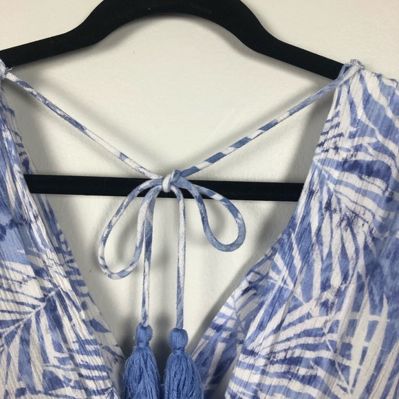 Fate women’s blue and white mini dress with leaves pattern V-neck‎ size small - Picture 8 of 14